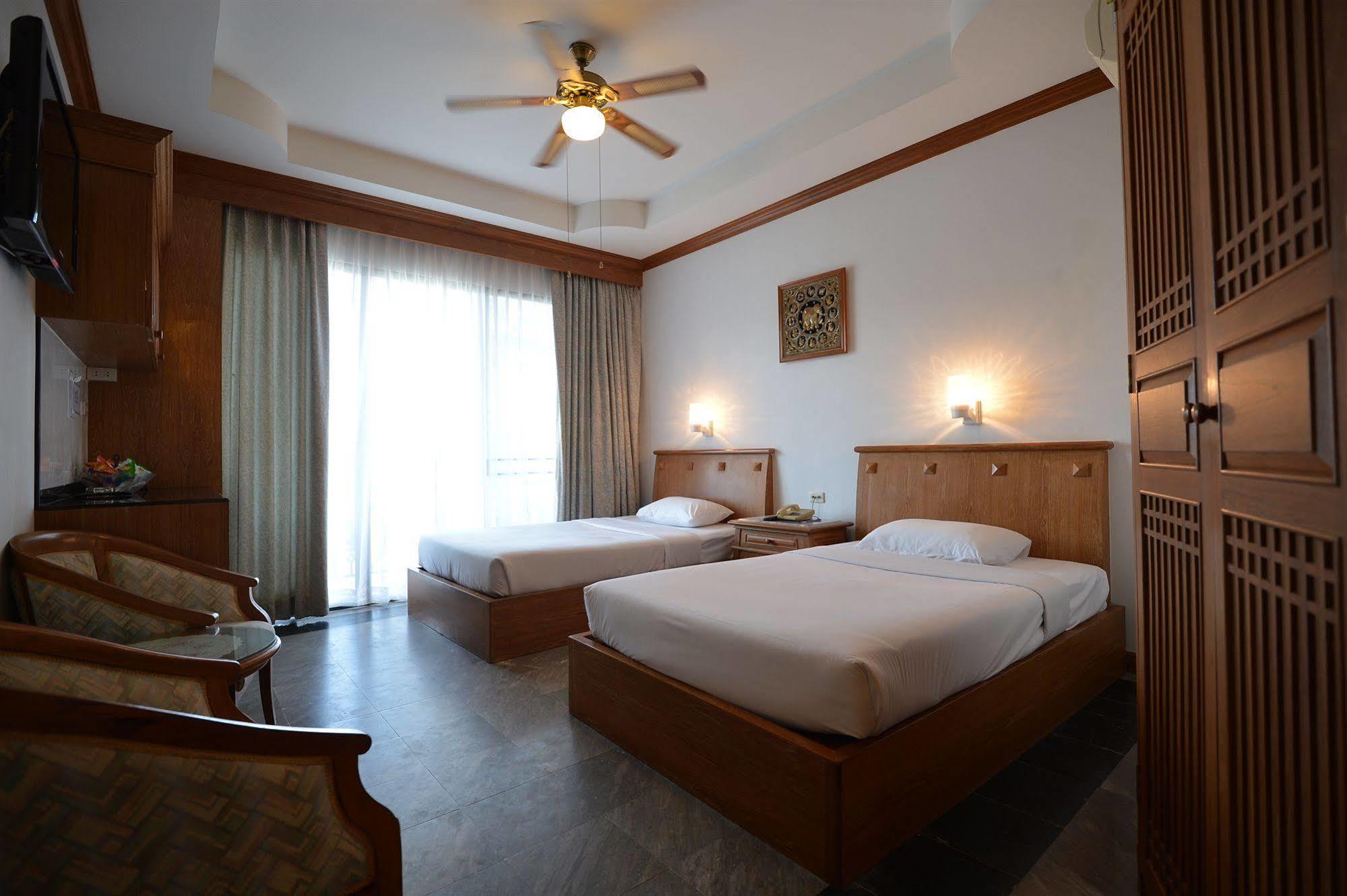 In On The Beach Phuket Exterior photo