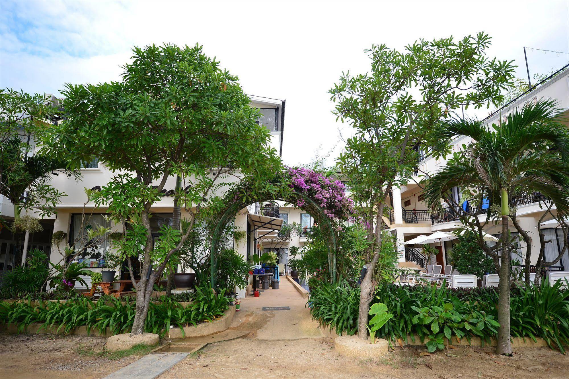 In On The Beach Phuket Exterior photo